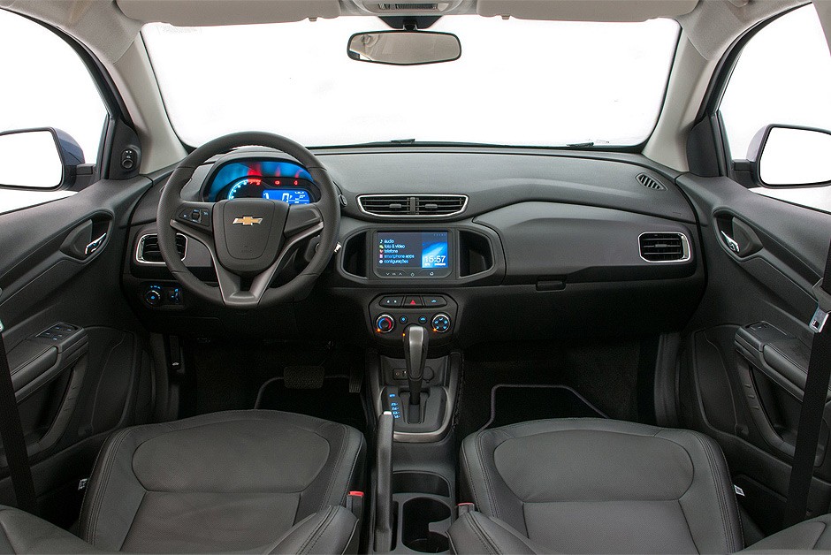 Chevrolet Onix LTZ automático (<a href="http://revistaautoesporte.autonewsbrasil.webbfinanceiro.com/Noticias/chevrolet/onix/noticia/2013/07/chevrolet-lanca-onix-e-prisma-com-cambio-automatico.html">saiba mais</a>)