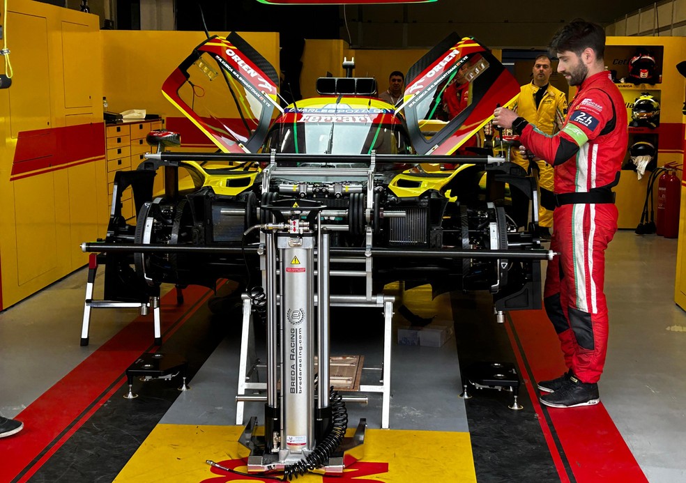 Asas dianteira e traseira são fáceis de serem retiradas nos carros da WEC — Foto: André Paixão/Auto News Brasil
