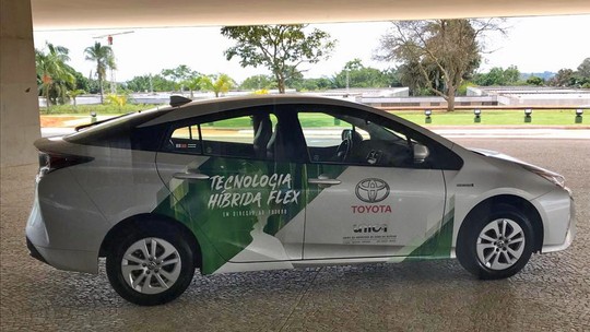 Toyota lança em cerimônia com Temer tecnologia para produção de primeiro carro híbrido flex