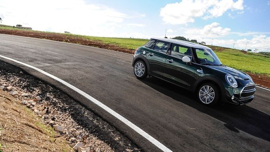 Avaliação: Mini Cooper S quatro portas