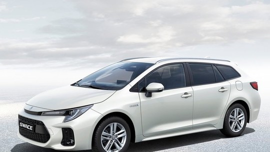 Suzuki lança sua versão da perua Toyota Fielder, a station wagon do Corolla