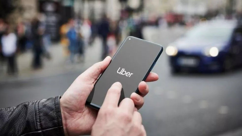 Celular lidera a lista de objetos esquecidos em carros da Uber — Foto: Getty Images