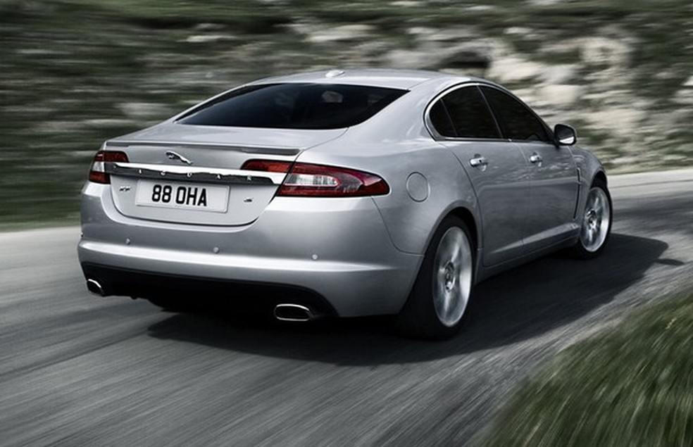 Traseira do Jaguar XF 2010 (Foto: Divulgação) — Foto: Auto Esporte