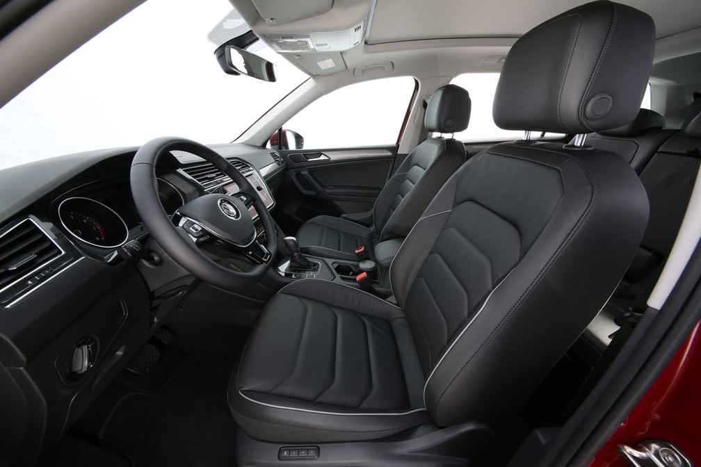 Cabine do Tiguan tem acabamento de boa qualidade — Foto: Divulgação