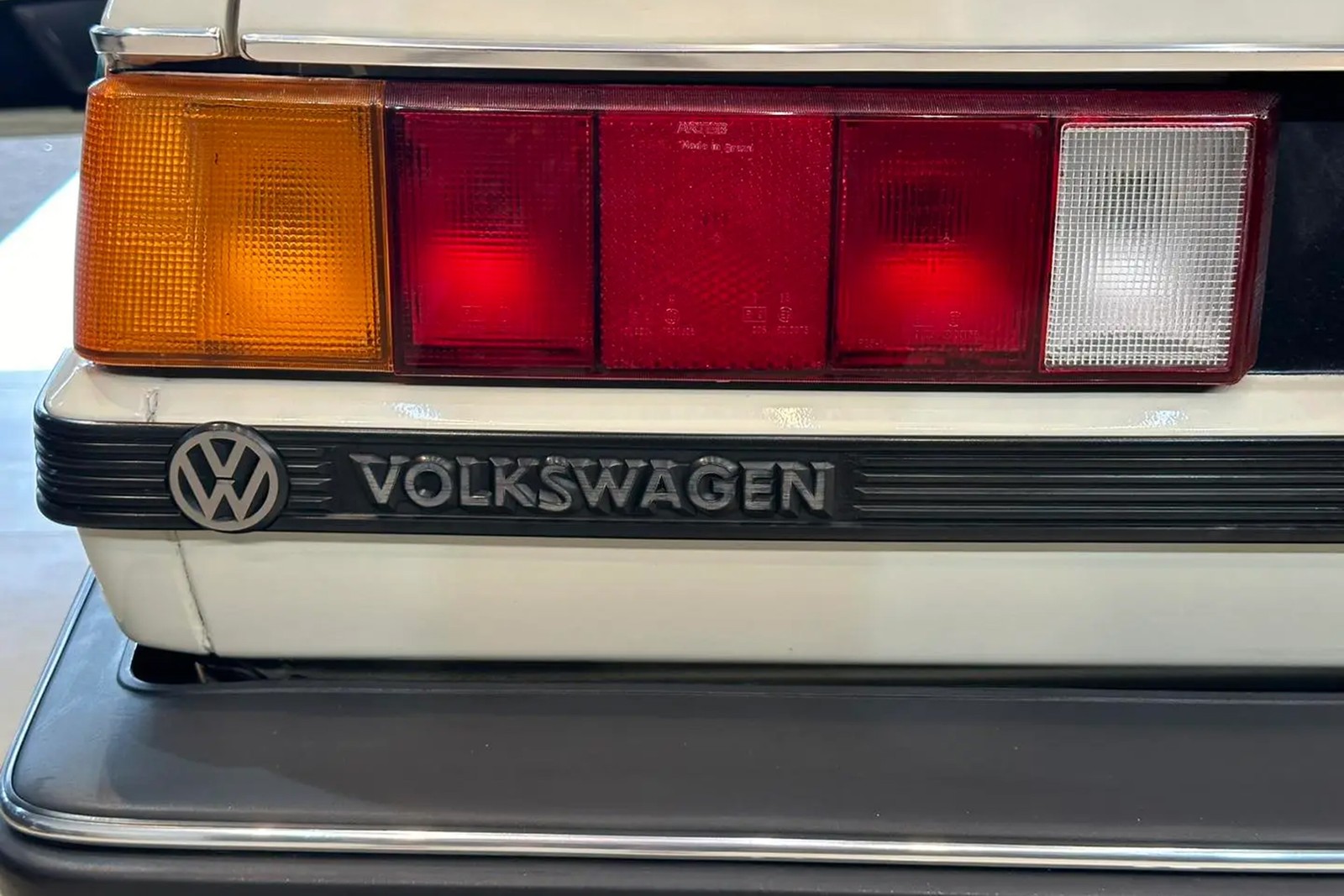 Volkswagen Santana GLS 1987 lanterna — Foto: Divulgação/Padrão Misa