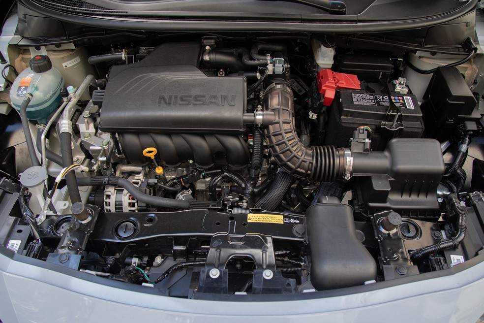 Nissan Versa 2024 permanece com o mesmo motor 1.6 aspirado — Foto: Divulgação/Nissan