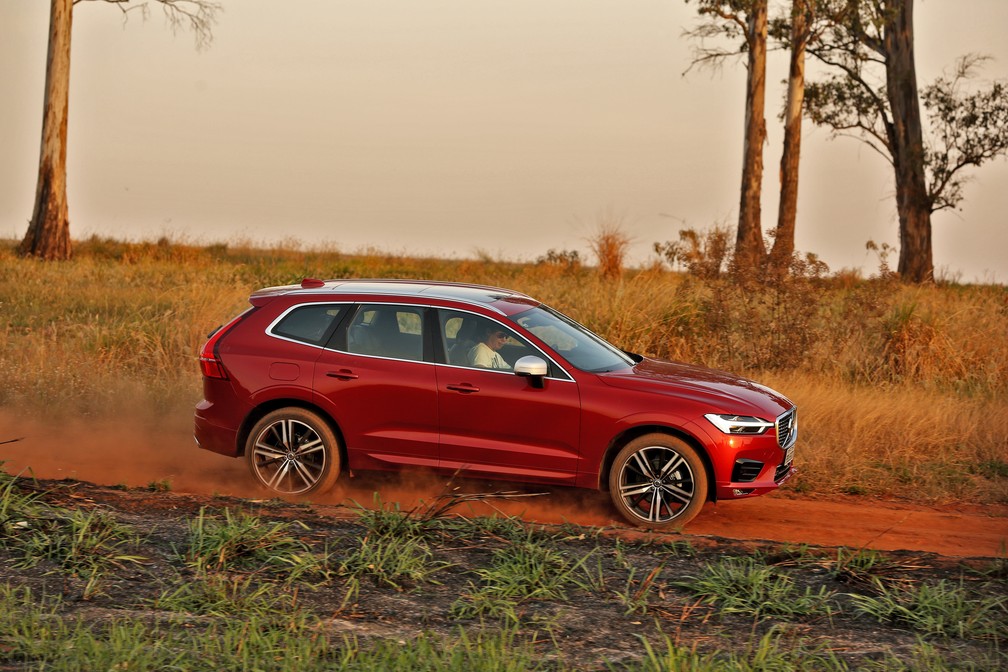 Volvo XC60 — Foto: Divulgação