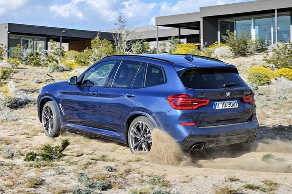 O X3 mais em conta talvez curta mais o offroad do que o M40i (Foto: Divulgação) — Foto: Auto Esporte