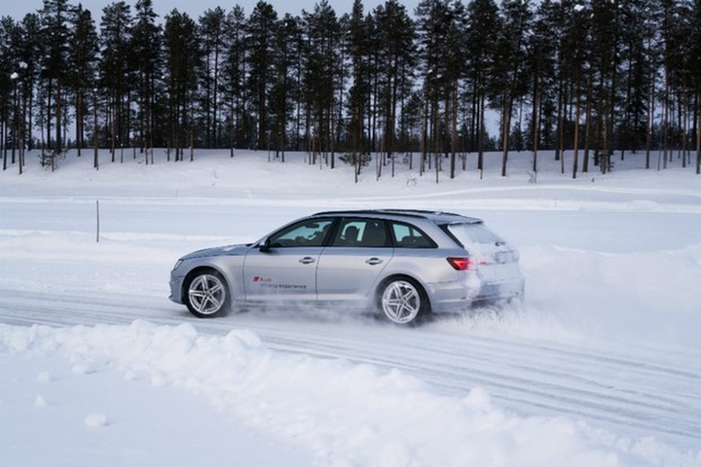 O que eu aprendi dirigindo um Audi S4 sobre um lago congelado na Suécia (Foto: Divulgação) — Foto: Auto Esporte