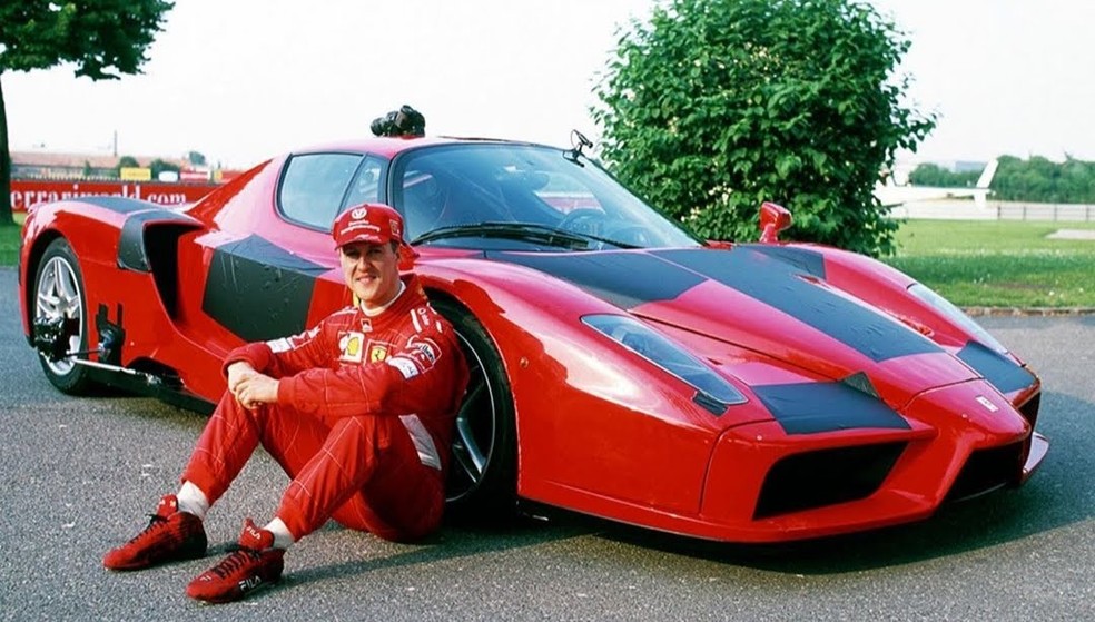 Michael Schumacher é um dos 400 donos da Ferrari Enzo — Foto: Divulgação