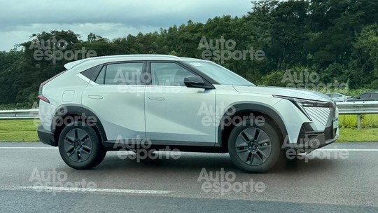 Flagra: GAC GS4 é maior que Compass e terá preço de T-Cross e Creta
