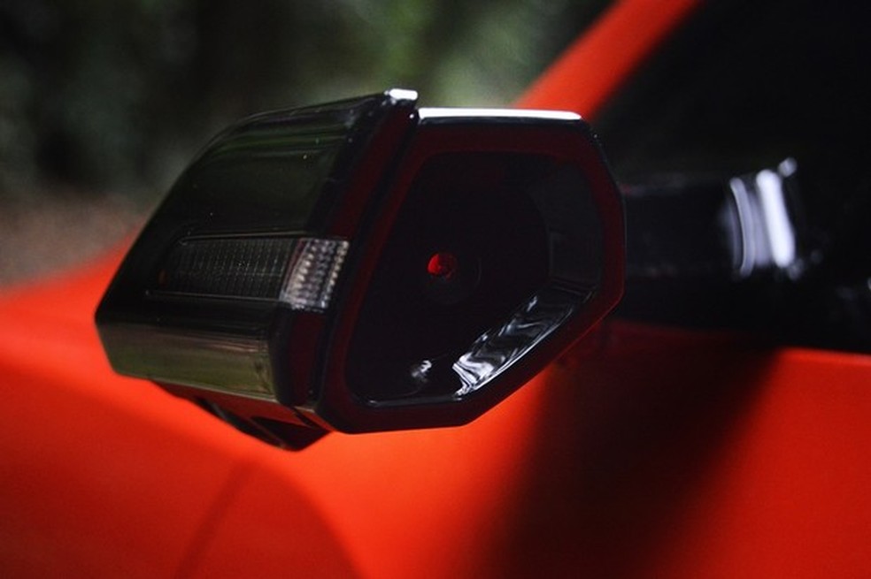 Retrovisores são substituídos por câmera (Foto: André Schaun/Auto News Brasil ) — Foto: Auto Esporte