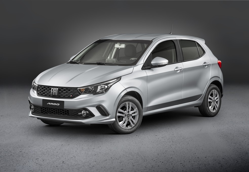 Fiat Argo com motor 1.0 e câmbio manual ocupa o 10º lugar no ranking dos hatches mais econômicos, e roda 10,2 km/l de etanol na estrada — Foto: Divulgação