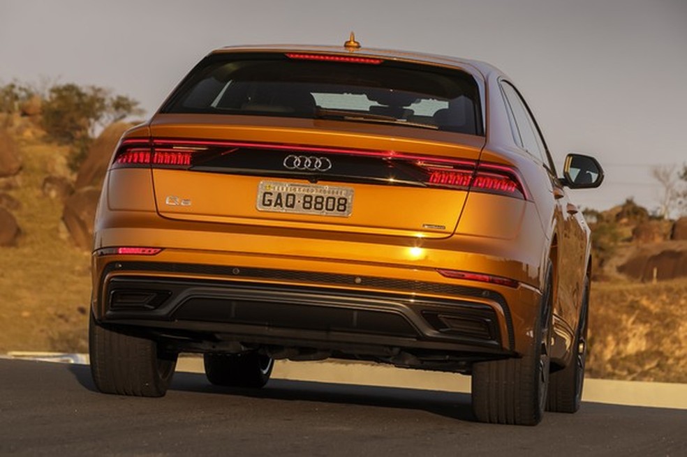 O pacote Performance Black traz uns diferenciais visuais e o som da grife Bang & Olufsen (Foto: Divulgação) — Foto: Auto Esporte