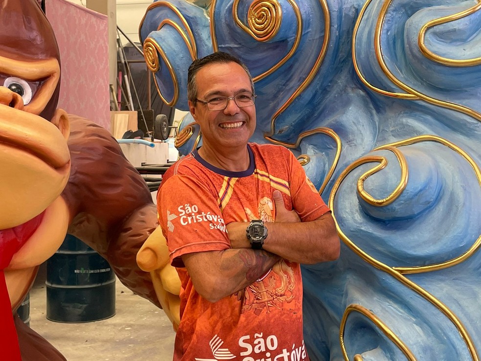 Alexandre Vicente, diretor de barracão da Rosas de Ouro — Foto: Cauê Lira/Auto News Brasil