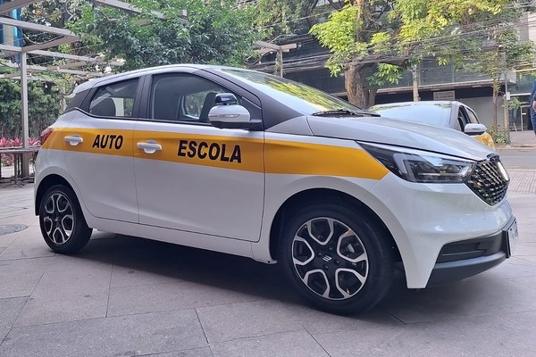 Carro elétrico mais barato do Brasil tem novo nome e custa R$ 69.990
