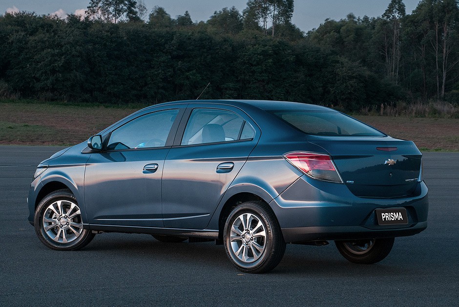 Chevrolet Prisma LTZ automático (<a href="http://revistaautoesporte.autonewsbrasil.webbfinanceiro.com/Noticias/chevrolet/onix/noticia/2013/07/chevrolet-lanca-onix-e-prisma-com-cambio-automatico.html">saiba mais</a>)