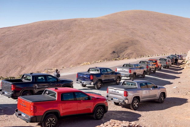 RAM Rampage 2024 - Comboio de picapes no maior deserto de sal do mundo