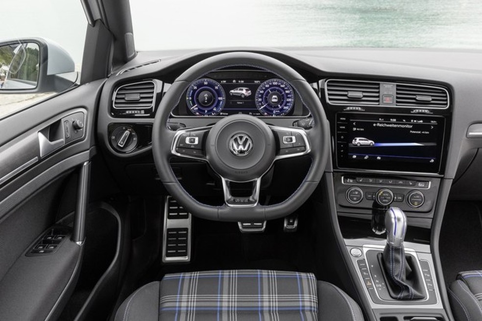 Bom acabamento segue o padrão do GTI (Foto: Divulgação) — Foto: Auto Esporte