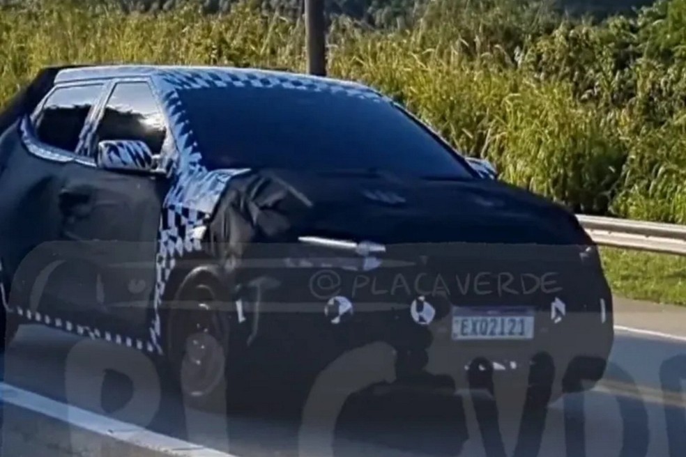 Novo HB20 rodando em testes no Brasil — Foto: Reprodução/Placa Verde