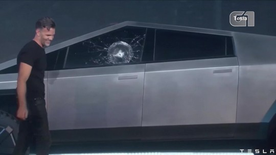 Tesla entrega primeiros carros produzidos em nova fábrica na China