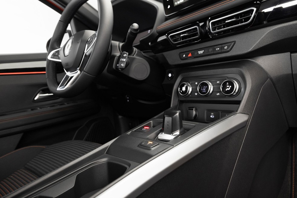 Manopla joystick lembra a dos Caoa Chery — Foto: Divulgação