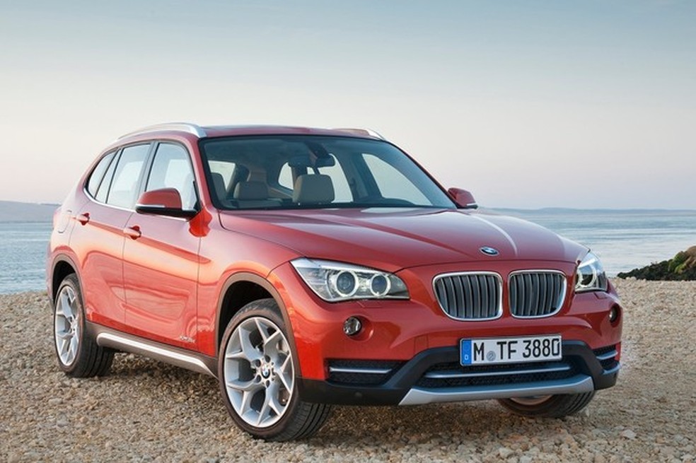 Tração traseira e motor de 184 cv são características do BMW X1 2014 (Foto: Divulgação) — Foto: Auto Esporte