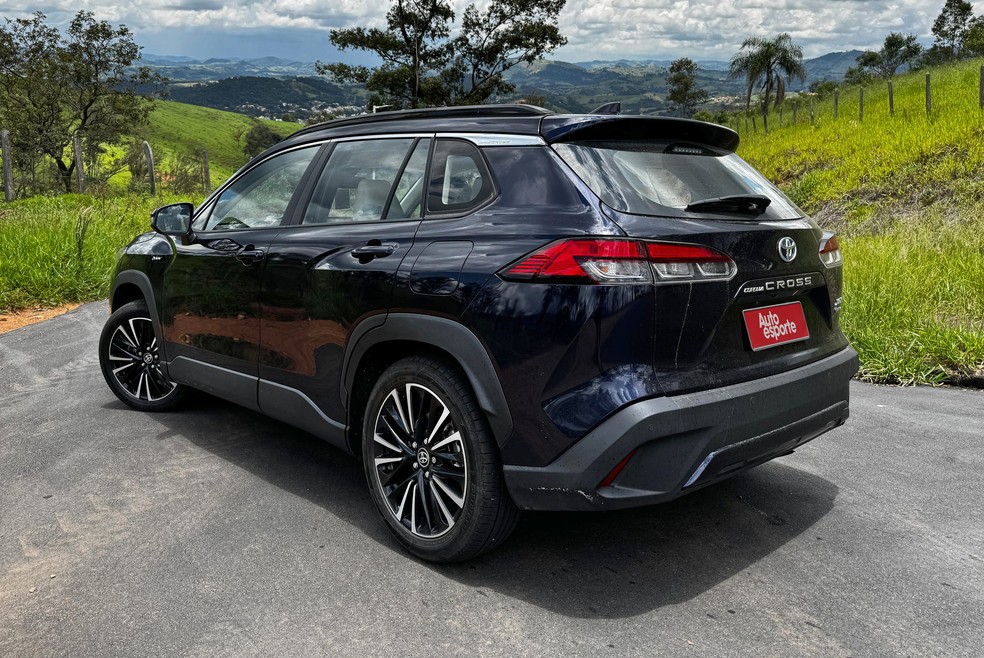 Toyota Corolla Cross XRX Hybrid 2025 está disponível por R$ 220 mil  — Foto: André Paixão/Auto News Brasil