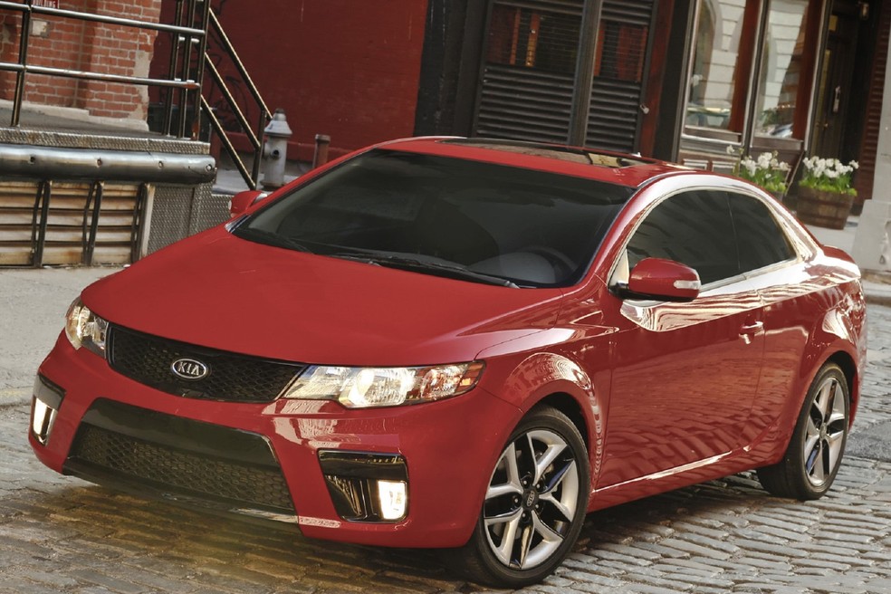 O Kia Cerato Koup vai de 0 a 100 km/h em torno de 9 segundos. — Foto: Divulgação/Kia
