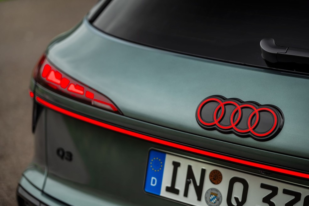 SUV traz logotipo iluminado, que não virá para o Brasil — Foto: Divulgação