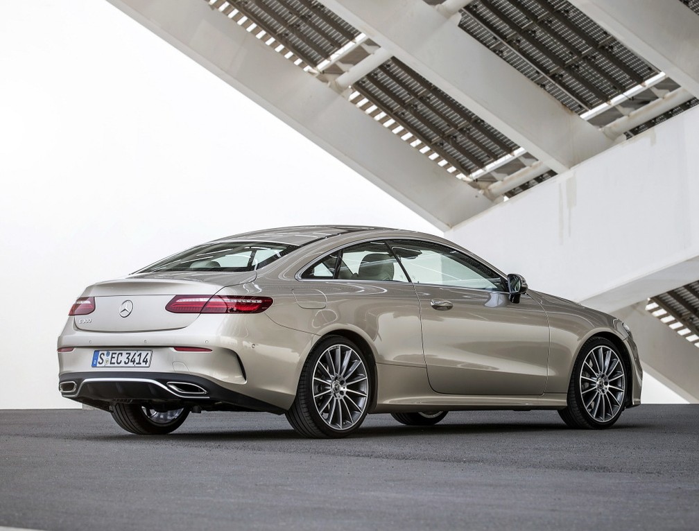 Mercedes-Benz Classe E Coupé — Foto: Divulgação/Mercedes-Benz