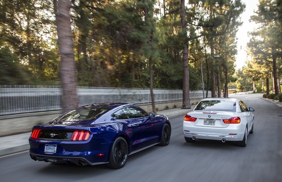 Ford Mustang X BMW Série 4 (Foto: Charlie Magee) — Foto: Auto Esporte