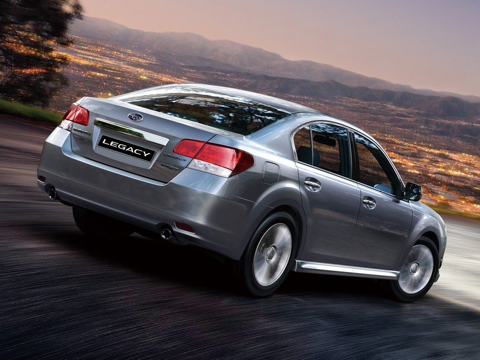 Subaru Legacy — Foto: Divulgação