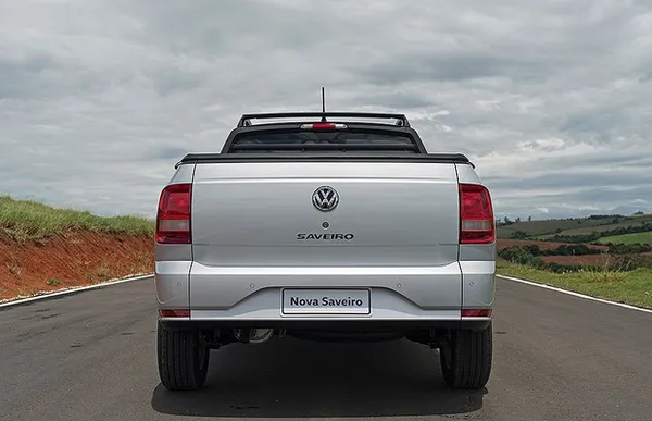 Comprar Picape Volkswagen Saveiro 1.6 16v G6 Cross Cabine Dupla Flex Branco  2015 em Piracicaba-SP