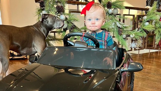 Jogador mais bem pago da NFL compra "mini" Lamborghini Urus para a filha de 10 meses