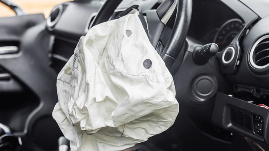 Airbag acionado: a seguradora é obrigada a declarar perda total?