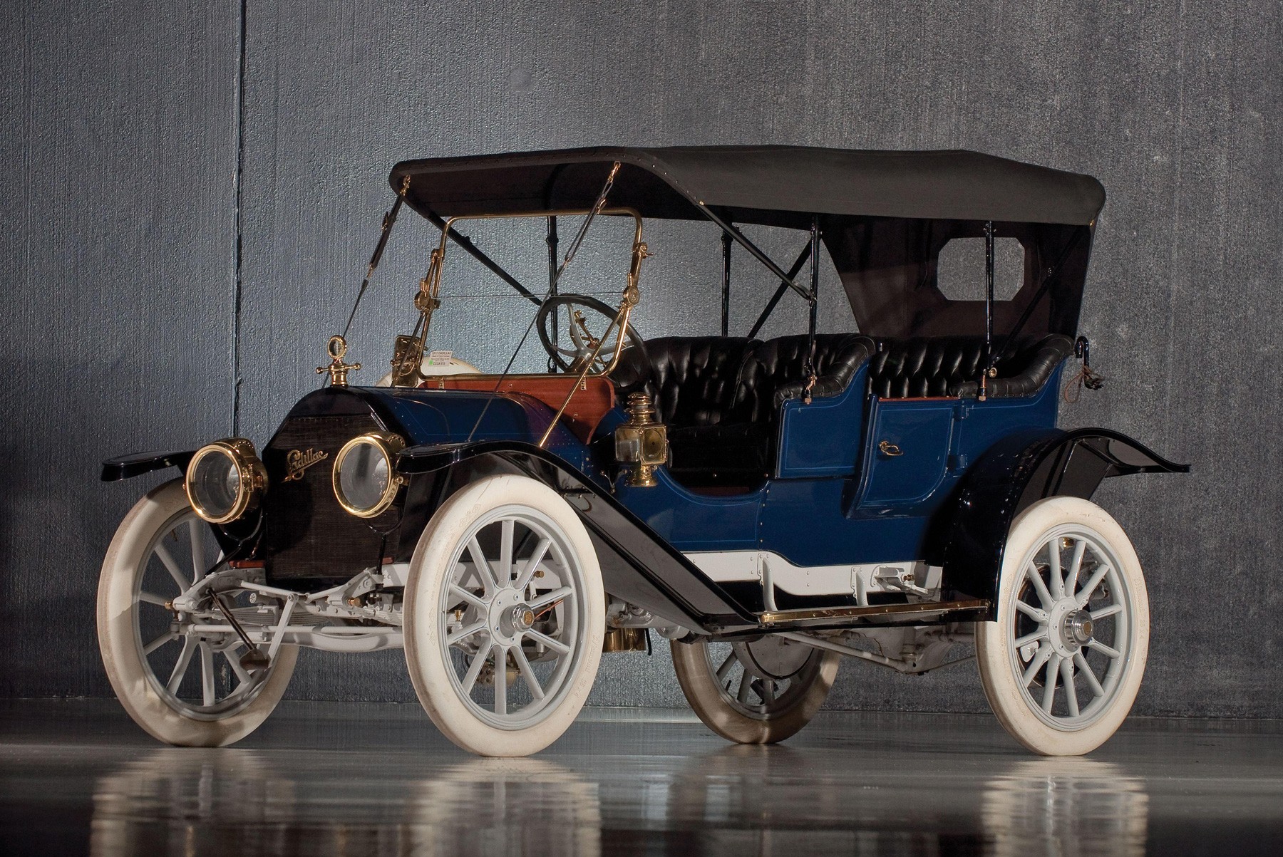 Há 100 anos, máquina registradora matou carro elétrico; conheça a história