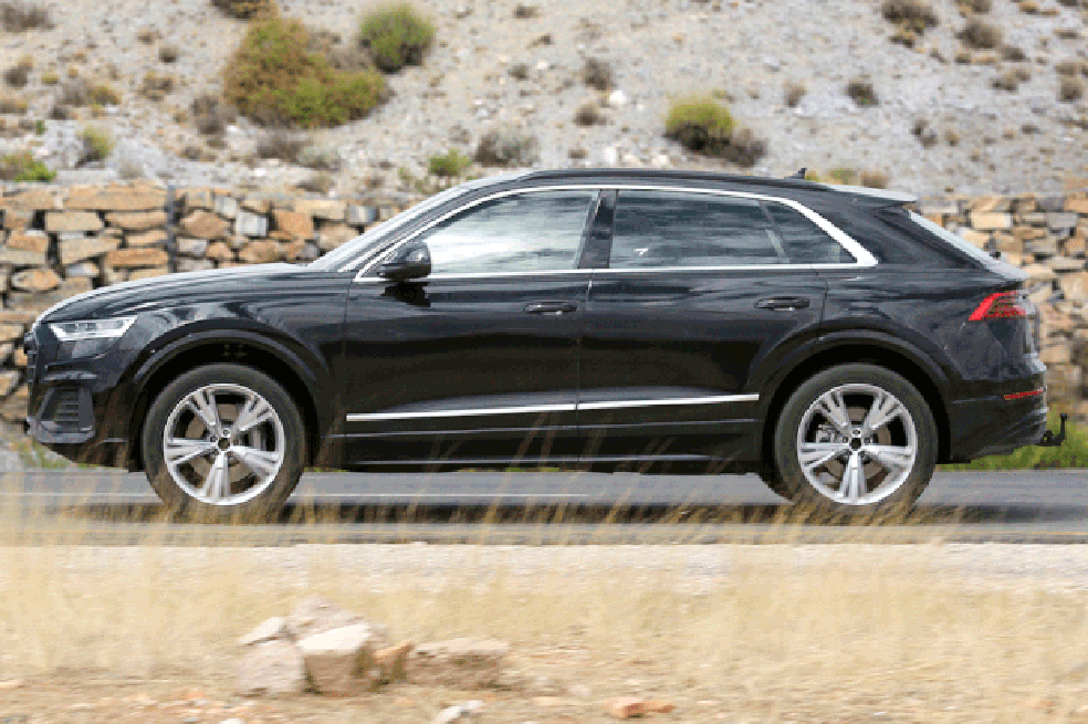 Novo Audi Q8 é flagrado na Espanha (Foto: Automedia) — Foto: Auto Esporte
