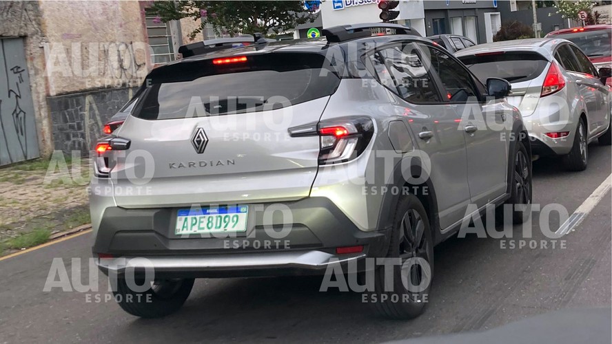 Renault Kardian rodando em testes em Curitiba