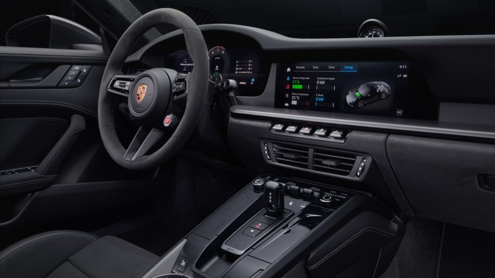 Porsche 911 Carrera GTS teve interior retocado — Foto: Divulgação
