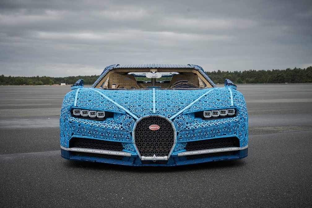 Bugatti Chiron feito de Lego e de tamanho real — Foto: Lego/Divulgação