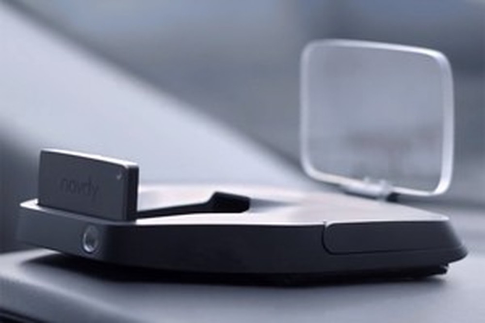 Empresas criam head-up displays para qualquer modelo de carro e moto