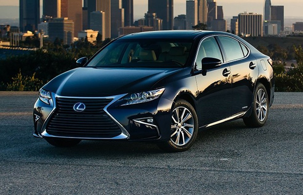 Lexus ES350 adotou mesmo estilo frontal arrojado do IS250 (Foto: Divulgação) — Foto: Auto Esporte