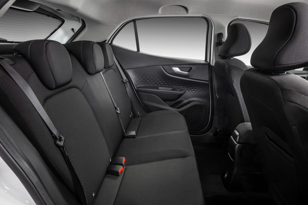 Bancos do Fiat Pulse Drive 1.3 automático CVT são revestidos em tecido — Foto: Divulgação