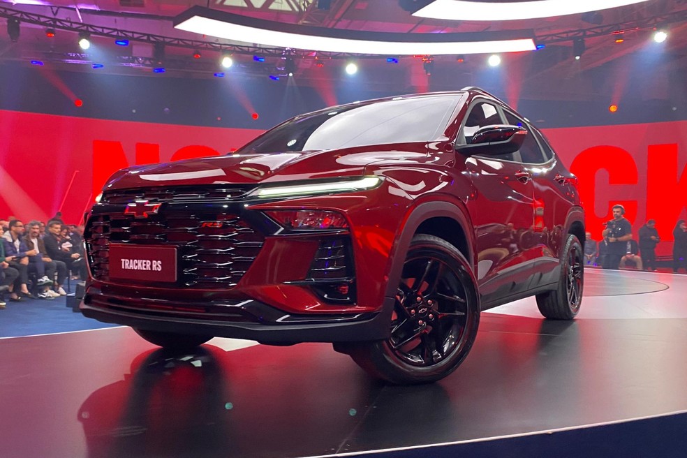 Chevrolet Tracker 2026 passa a adotar faróis de LED — Foto: André Schaun/Autoesporte