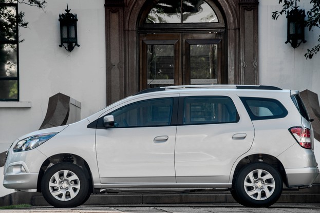 Chevrolet Spin LT lateral