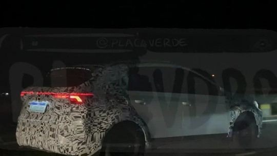 Flagra: novo Volkswagen Nivus híbrido sai da toca e terá base de Golf