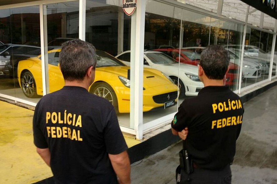Carros apreendidos com drogas