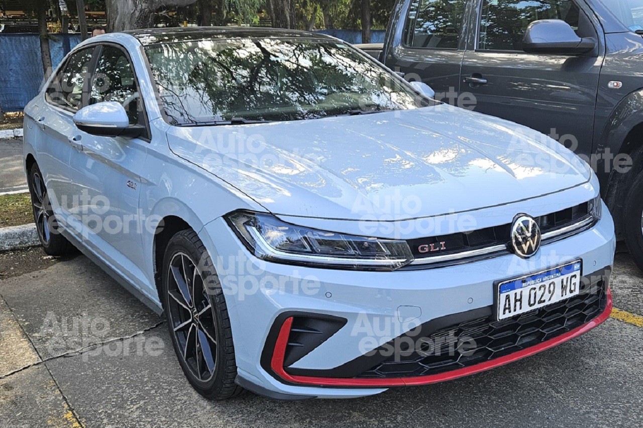 Flagra: Volkswagen Jetta GLI argentino revela detalhes da versão brasileira