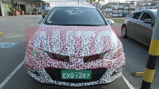 Spoilers: Chevrolet Cruze hatch e novo Jeep Compass saem da toca